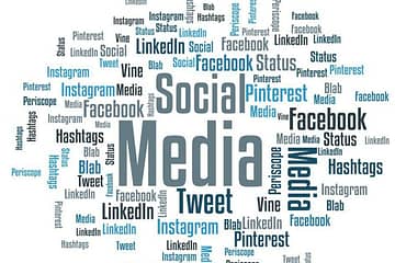 textblase mit diversen social media plattformen wie linkedin, facebook etc.
